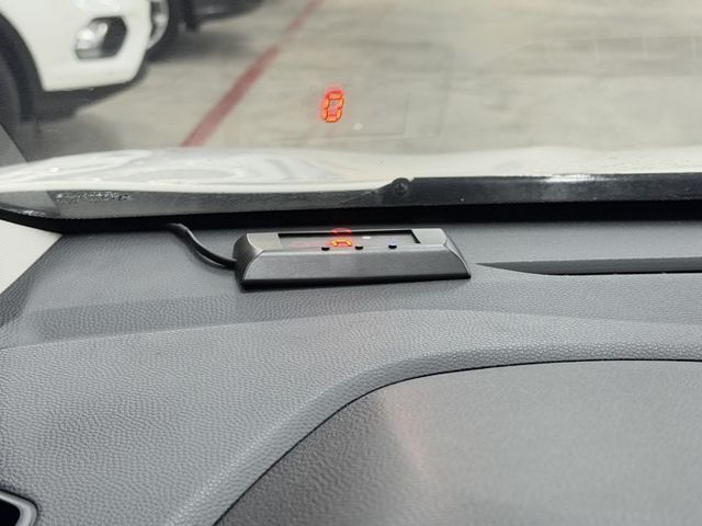 YES認證車(100%原鈑件) 頂級旗艦版 超低里程 IKEY+摸門 全景天窗 電動座椅 車況極優 歡迎賞車試乘  第13張相片