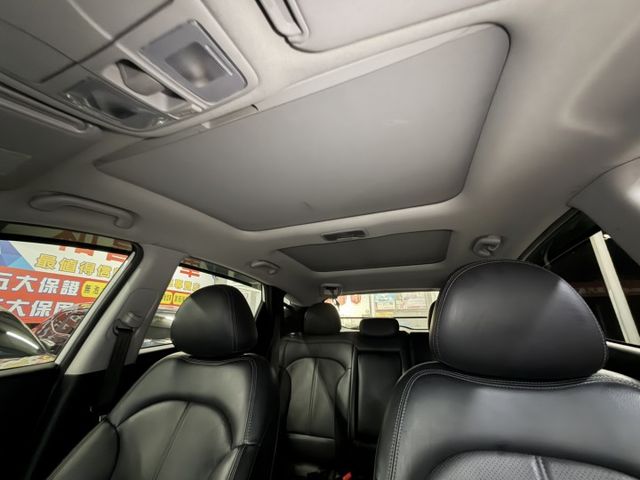 YES認證車(100%原鈑件) 頂級旗艦版 超低里程 IKEY+摸門 全景天窗 電動座椅 車況極優 歡迎賞車試乘  第15張相片