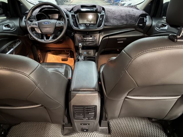 YES認證車 100%原鈑件 旗艦版  原廠保養 全景天窗 IKEY+摸門 雙區恆溫 電尾門 可保固5大系統2年5萬公里  第8張相片