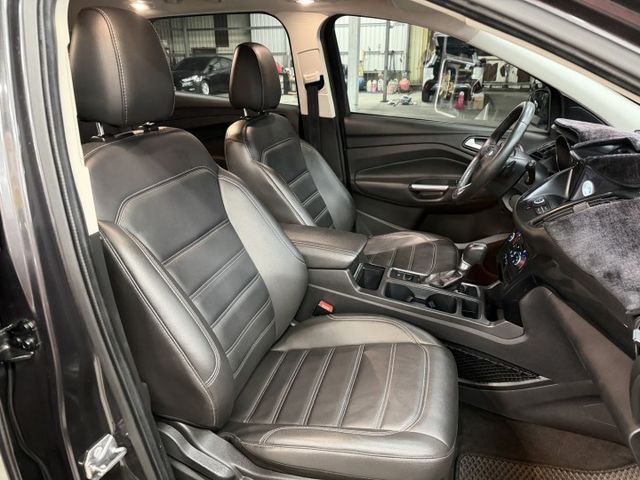 YES認證車 100%原鈑件 旗艦版  原廠保養 全景天窗 IKEY+摸門 雙區恆溫 電尾門 可保固5大系統2年5萬公里  第9張相片