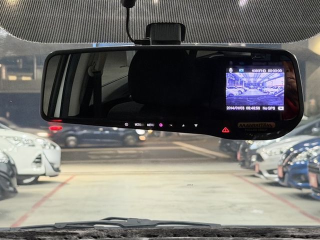 YES認證車 100%原鈑件 全程原廠保養(附工單) 頂級S版 超低里程(1年僅跑6千多) 可保固5大系統1年2萬公里  第16張相片