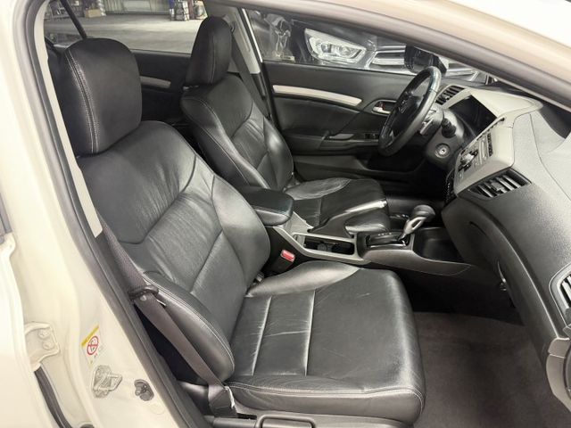 YES認證車 100%原鈑件 原廠保養 頂級VTI-S 快撥 恆溫 天窗 HID頭燈 全車空力套件 可保固 歡迎賞車試乘  第10張相片