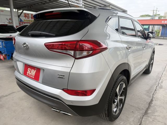 YES認證車 100%原鈑件 柴油旗艦版 4WD 電動尾門 全景式天窗 LED頭燈 盲點偵測 車況優 可保固 車況優  第6張相片