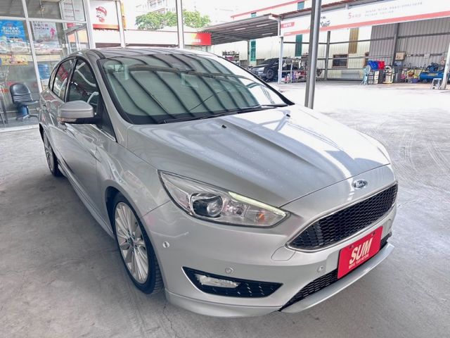 YES認證車 旗艦型 I-KEY+摸門 天窗 HID頭燈 恆溫空調 盲點偵測 CARPLAY 5大系統可保固2年5萬公里  第4張相片