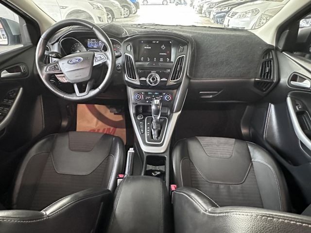 YES認證車 旗艦型 I-KEY+摸門 天窗 HID頭燈 恆溫空調 盲點偵測 CARPLAY 5大系統可保固2年5萬公里  第9張相片