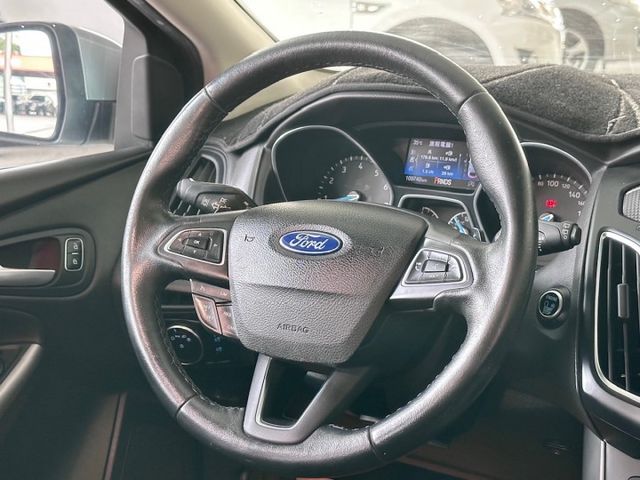 YES認證車 旗艦型 I-KEY+摸門 天窗 HID頭燈 恆溫空調 盲點偵測 CARPLAY 5大系統可保固2年5萬公里  第12張相片