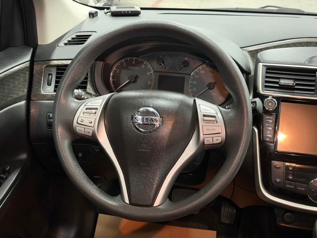 YES認證車 頂級旗艦版 小改款 超低里程 原廠保養 I-KEY 360環景CARPLAY 後座出風口可保固2年5萬公里  第12張相片