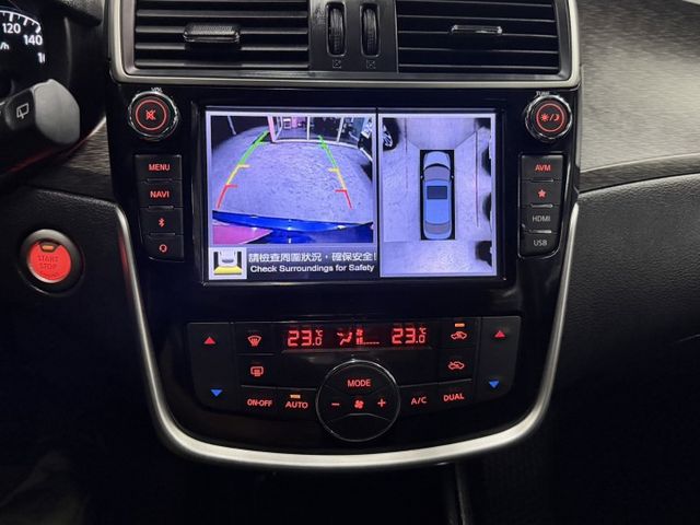 YES認證車 頂級旗艦版 小改款 超低里程 原廠保養 I-KEY 360環景CARPLAY 後座出風口可保固2年5萬公里  第17張相片
