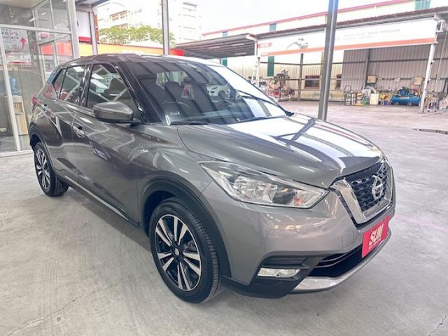 YES認證車 原鈑件 I-KEY+摸門 皮椅 恆溫 CAR PLAY 原廠保養 可保固5大系統2年5萬公里 歡迎賞車試乘  第4張相片