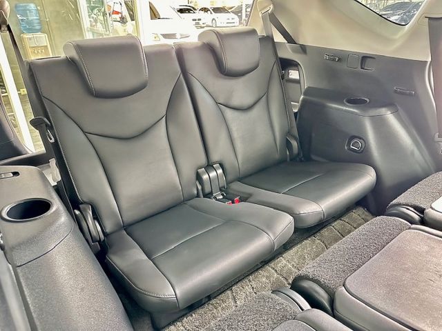 七人座 2017年領牌 A+級認證車 100%原鈑件 低里程(一年跑不到1萬)7人座 原廠保養 車況極優 保證讓您滿意  第14張相片