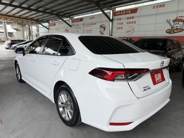 YES認證車 100%原鈑件 尊爵版 IKEY+摸門 盲點偵測 全速域 CAR PLAY 可保固2年5萬公里  第5張相片