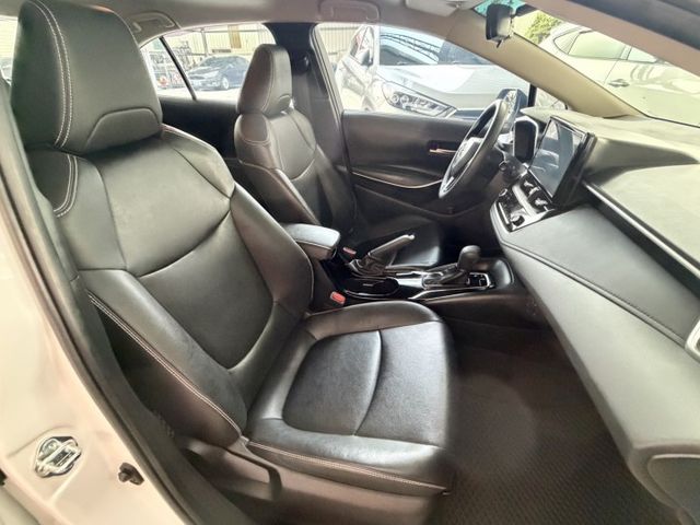 YES認證車 100%原鈑件 尊爵版 IKEY+摸門 盲點偵測 全速域 CAR PLAY 可保固2年5萬公里  第10張相片
