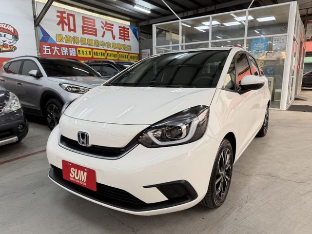 YES認證車 100%原鈑件 一手車買回 油電版(省油王者) 新車原廠保固中 市場最低價 歡迎賞車試乘  第1張相片