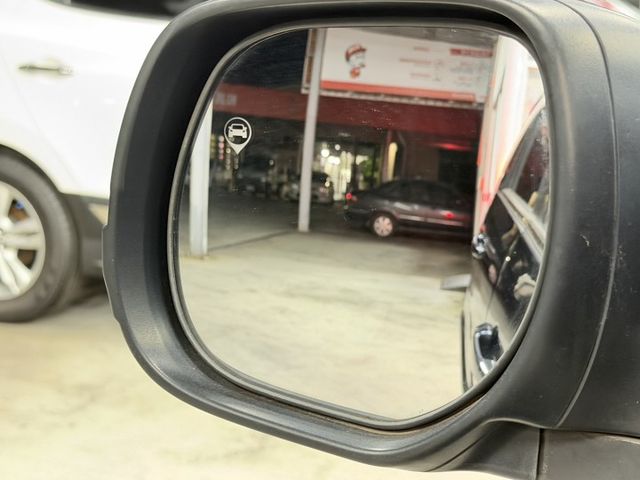 YES認證車 100%原鈑件 旗艦型 原廠保養 盲點偵測 後座出風口 定速 導航影音倒車顯影 三菱原廠可保固2年5萬公里  第15張相片