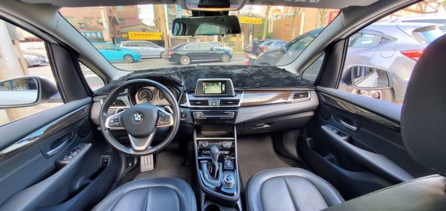 2 SERIES GRAN TOURER  第8張相片