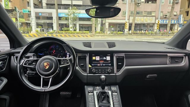 MACAN  第9張相片