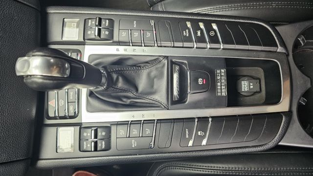 MACAN  第16張相片