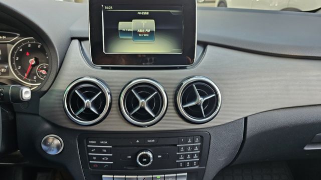 B-CLASS W246  第13張相片