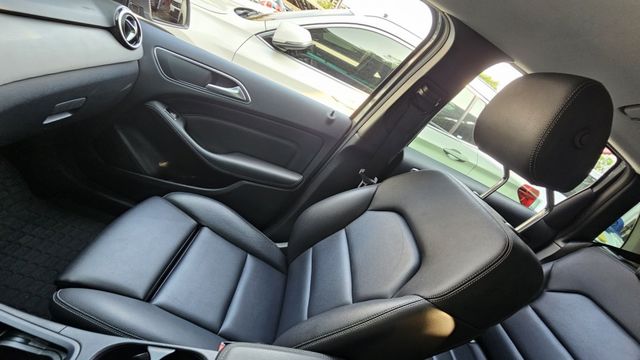 B-CLASS W246  第15張相片