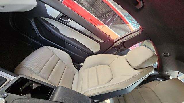 C-CLASS COUPE C204  第14張相片