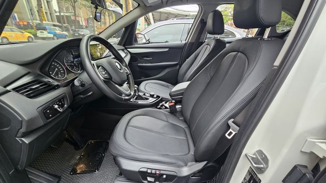 2 SERIES ACTIVE TOURER  第6張相片