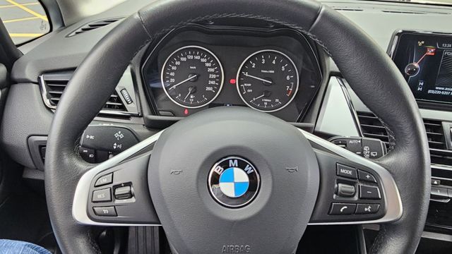 2 SERIES ACTIVE TOURER  第13張相片