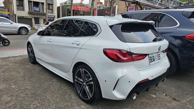 1 SERIES  第4張相片