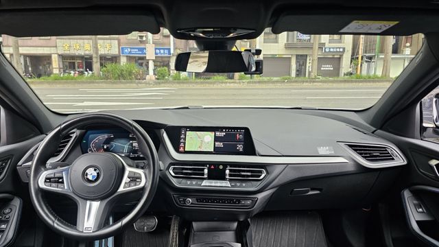 1 SERIES  第8張相片