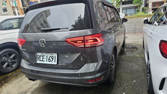 TOURAN  第4張相片
