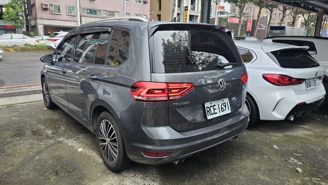 TOURAN  第5張相片
