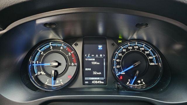 HILUX  第11張相片