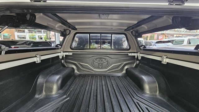 HILUX  第20張相片
