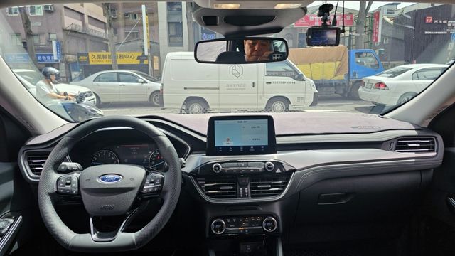 KUGA  第8張相片