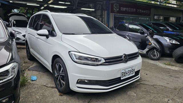 TOURAN  第2張相片