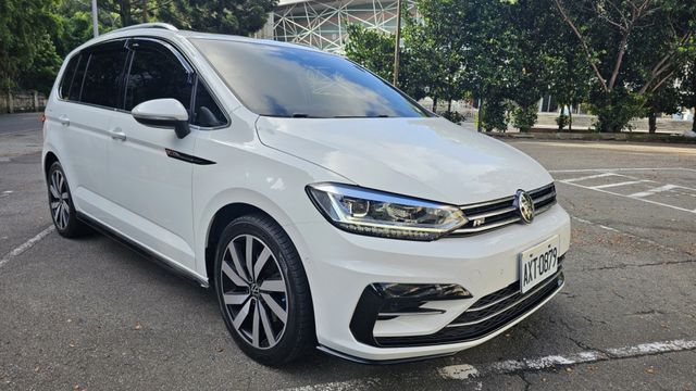 TOURAN  第3張相片