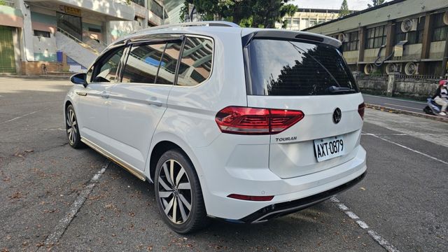 TOURAN  第4張相片