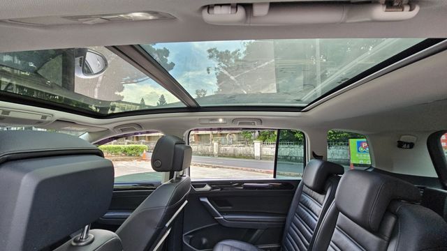 TOURAN  第8張相片