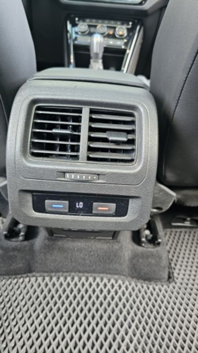 TOURAN  第11張相片