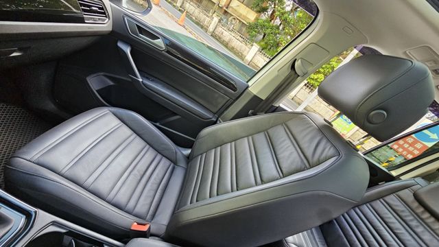 TOURAN  第20張相片