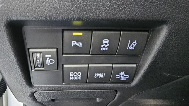 YARIS  第9張相片