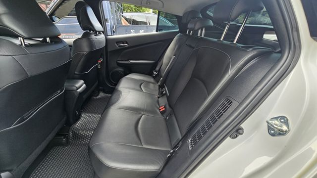 PRIUS  第8張相片