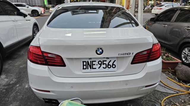 5 SERIES SEDAN F10  第4張相片