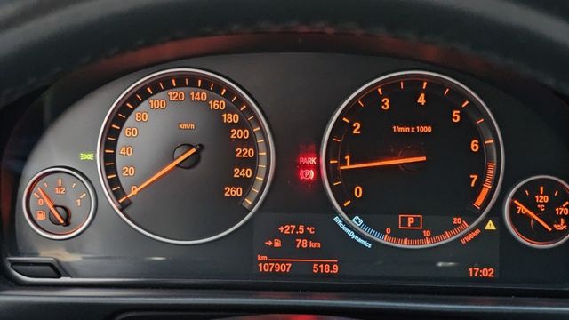 5 SERIES SEDAN F10  第9張相片