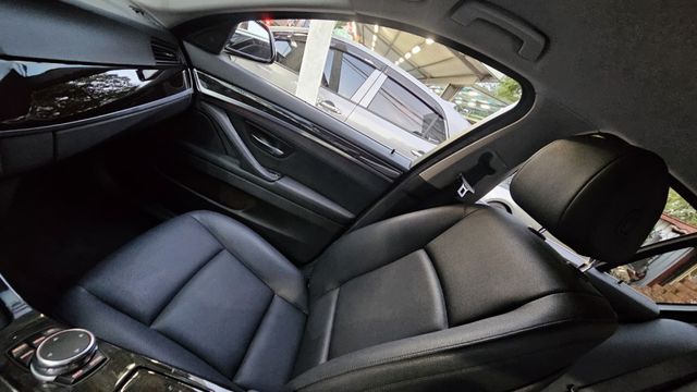 5 SERIES SEDAN F10  第14張相片