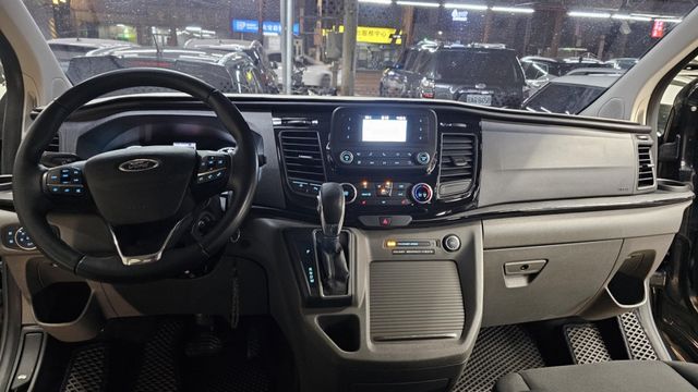 TOURNEO CUSTOM  第7張相片