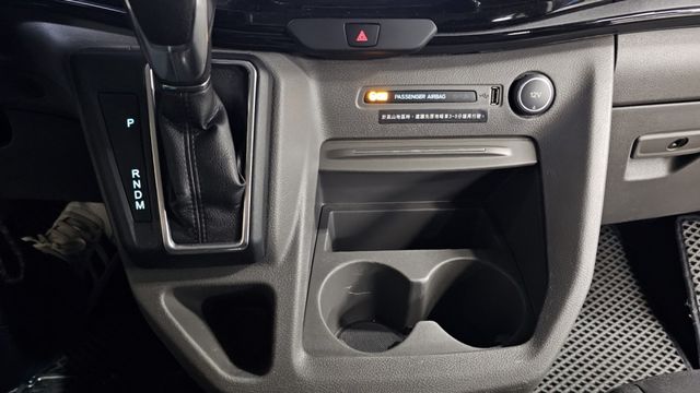 TOURNEO CUSTOM  第11張相片