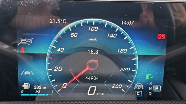 A-CLASS SEDAN V177  第9張相片