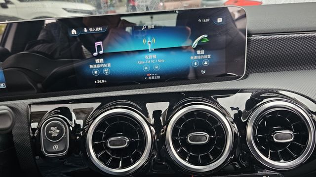 A-CLASS SEDAN V177  第13張相片