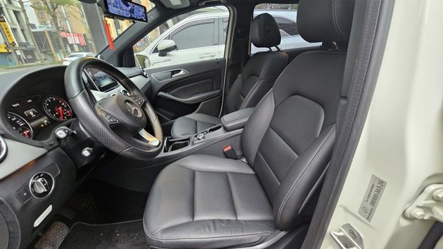 B-CLASS W246  第8張相片