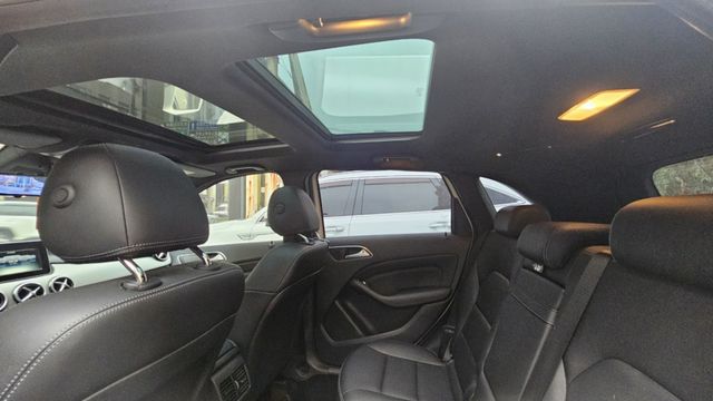 B-CLASS W246  第10張相片